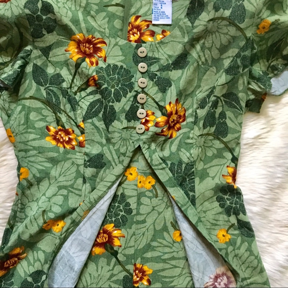 1990s Floral Sunflower Romper with Shoulder Pads - Picture 4 of 6